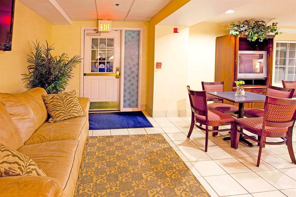 Baymont Inn & Suites Braselton Room photo