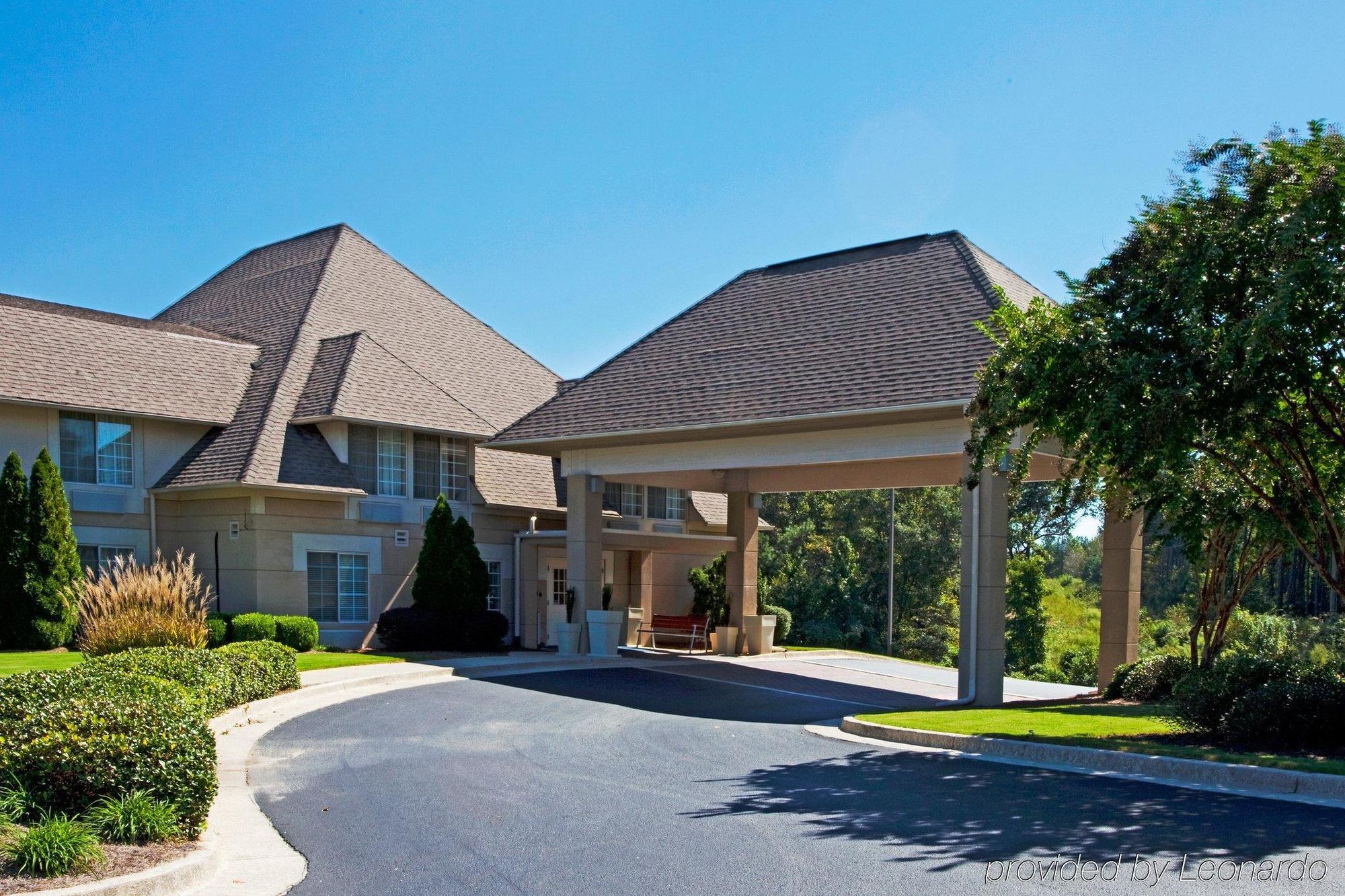 Baymont Inn & Suites Braselton Exterior photo