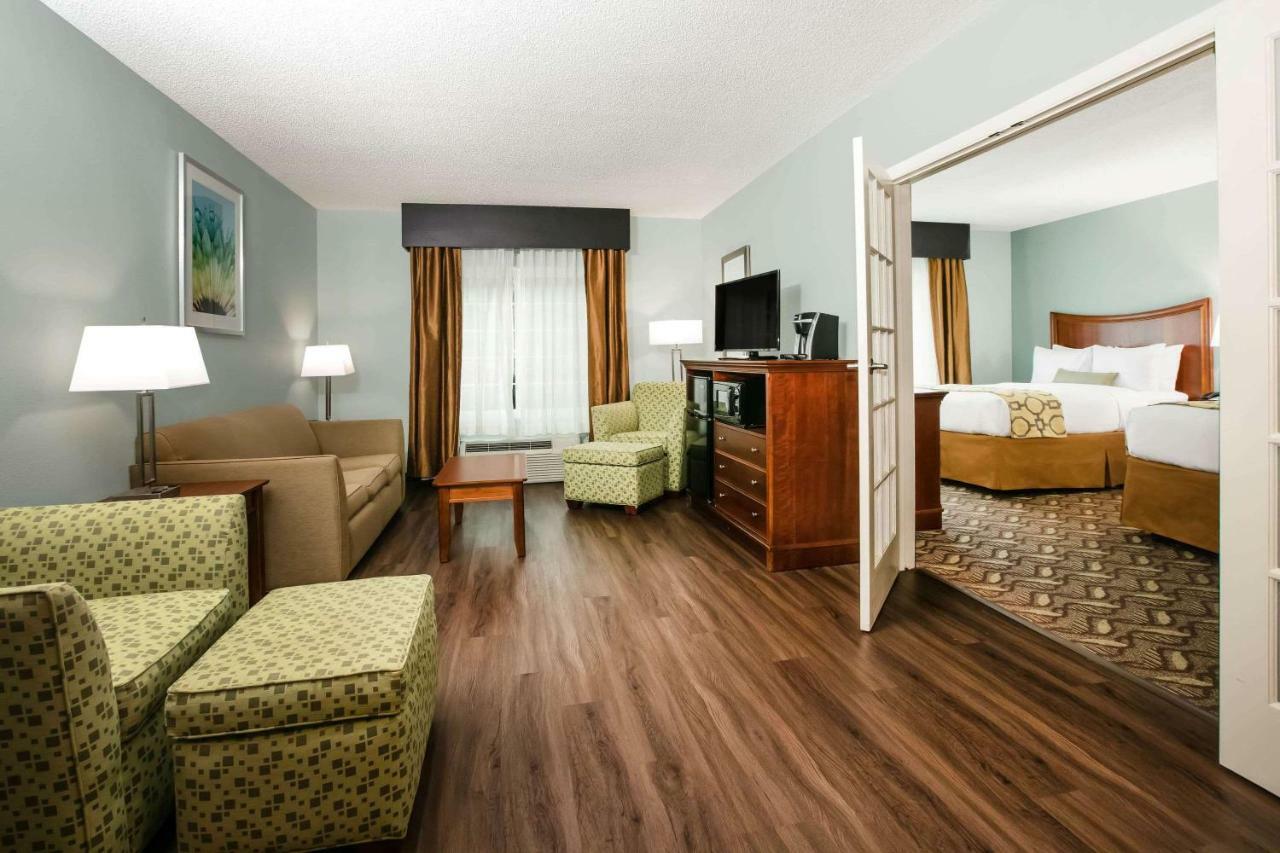 Baymont Inn & Suites Braselton Exterior photo